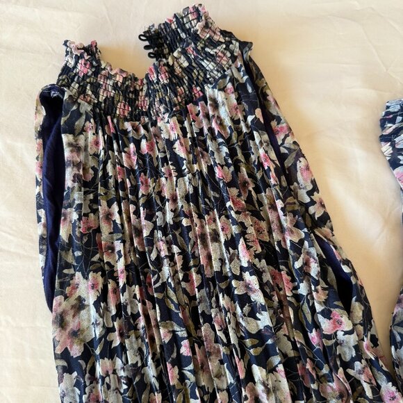 Fantasia Smocked Dress - Picture 5 of 7